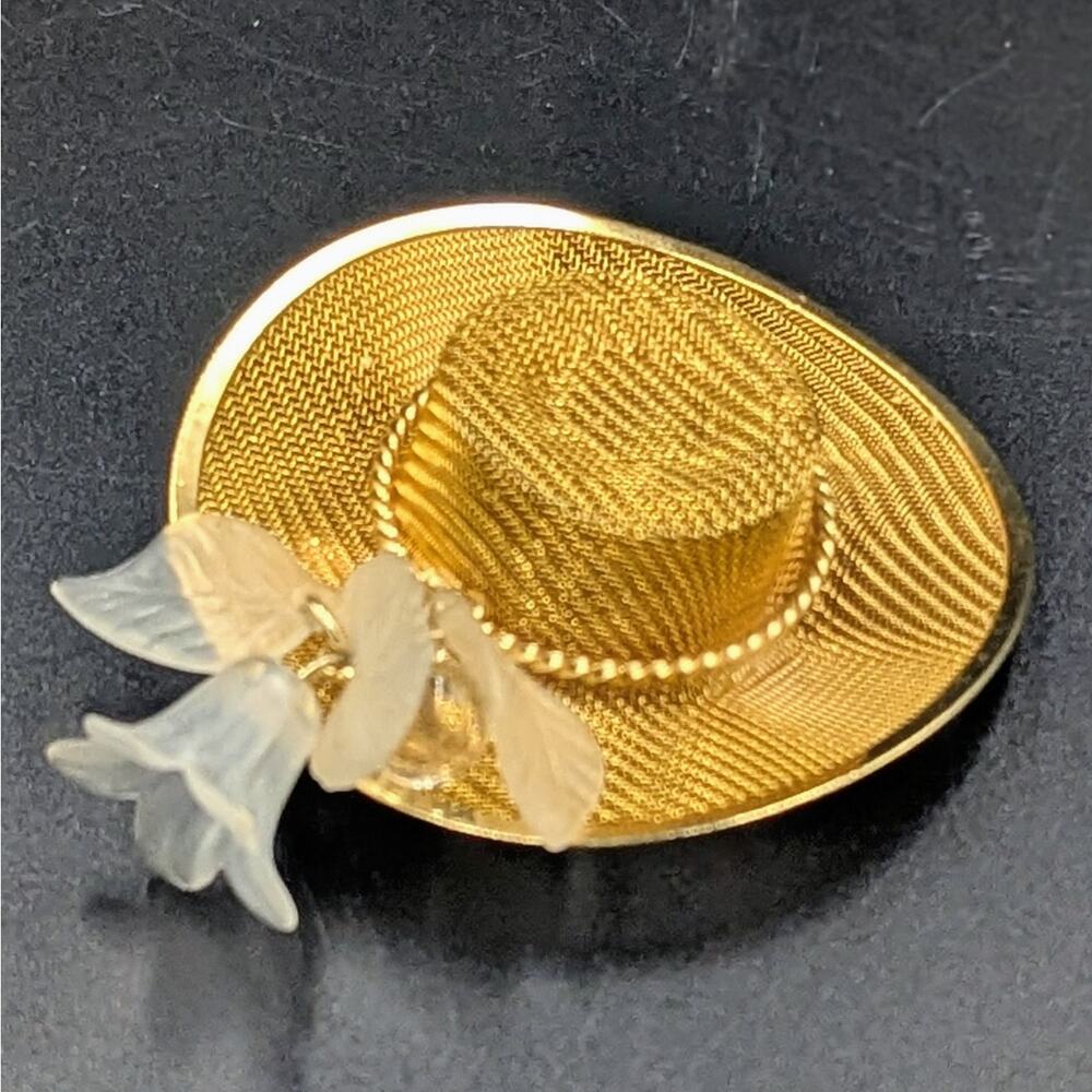 Vintage 1960s Gold Mesh Hat Brooch Lucite Flower Pin Garden Party